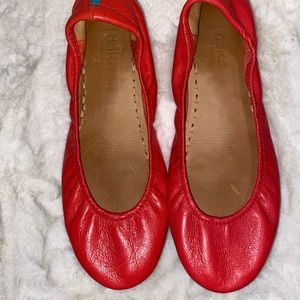 Poppy tieks